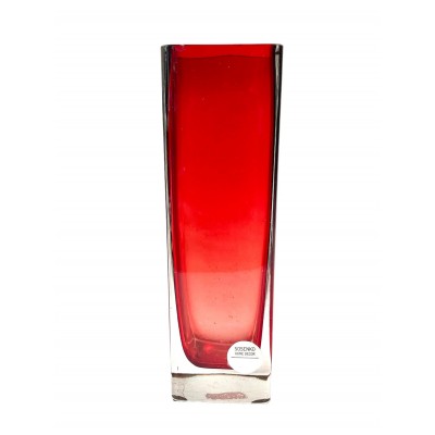 Czerwony wazon, szkło warstwowe. Lata 60. XX w.